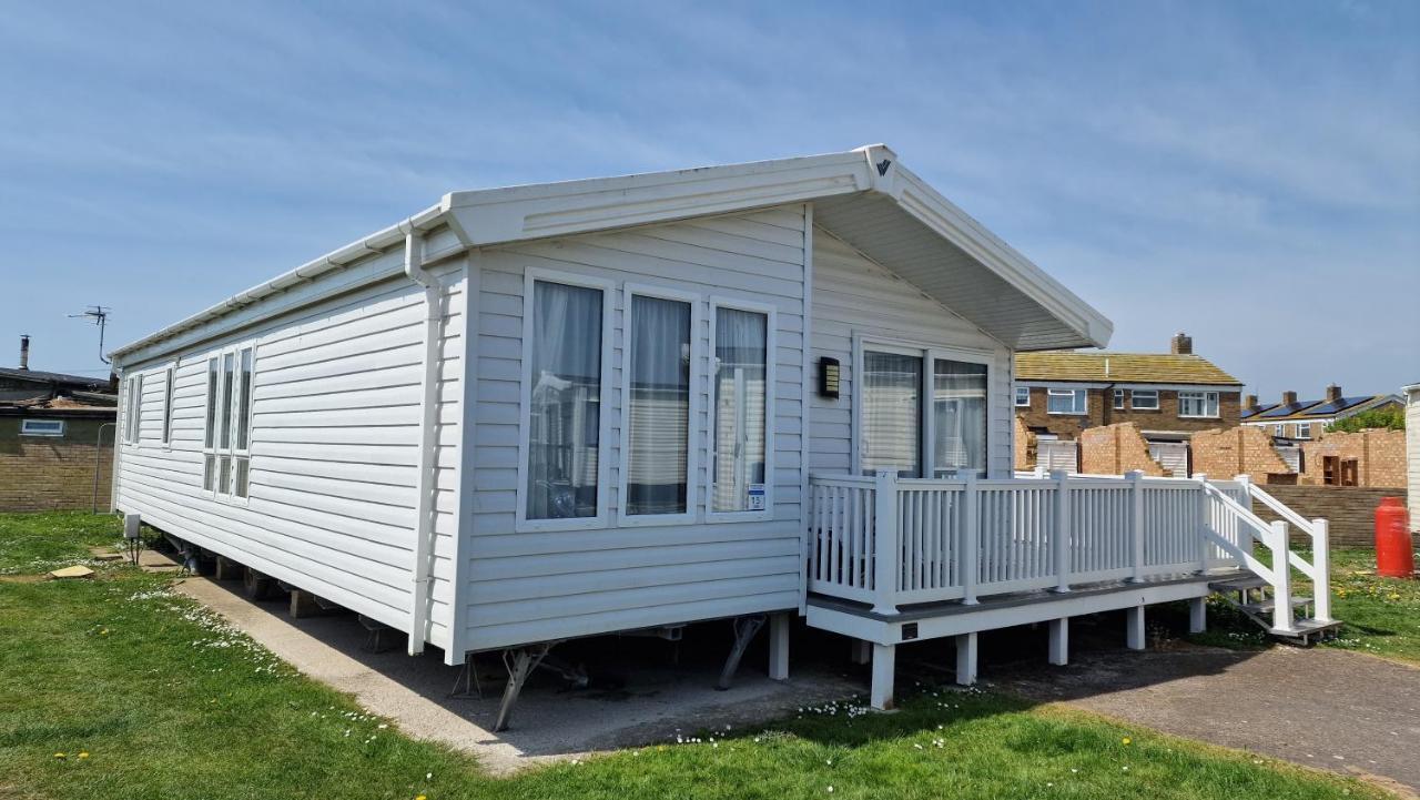 Beach Lodge - 5 Minute Walk To The Sandy Beach Camber Exterior photo